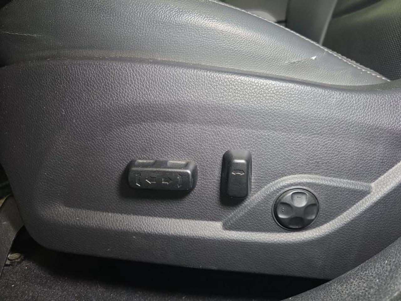 2017 Hyundai Santa Fe Sport 2.0T Photo