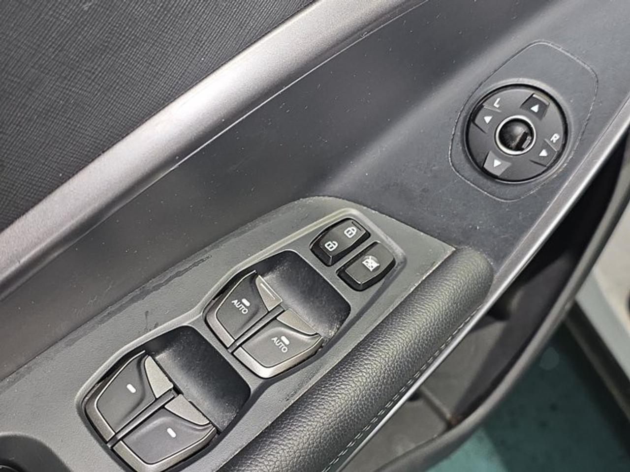 2017 Hyundai Santa Fe Sport 2.0T Photo