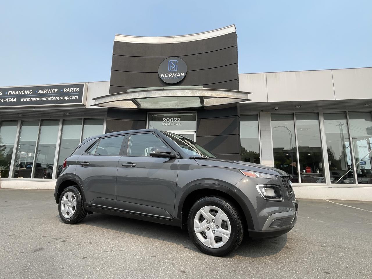 2023 Hyundai Venue Essential w/BLACK ROOF HEATED SEATS/WHEEL B/U CAM - Photo #1