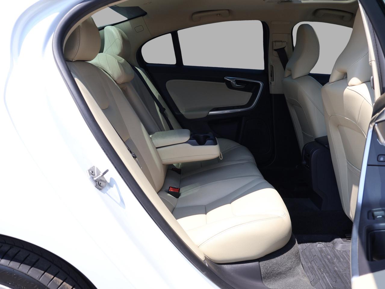 2016 Volvo S60 2.5L T5 SPECIAL EDITION PREMIER 4WD CERTIFIED *29 SERVICE HISTORY* CAMERA NAV BLUETOOTH LEATHER HEATED SEATS SUNROOF CRUISE ALLOYS Photo