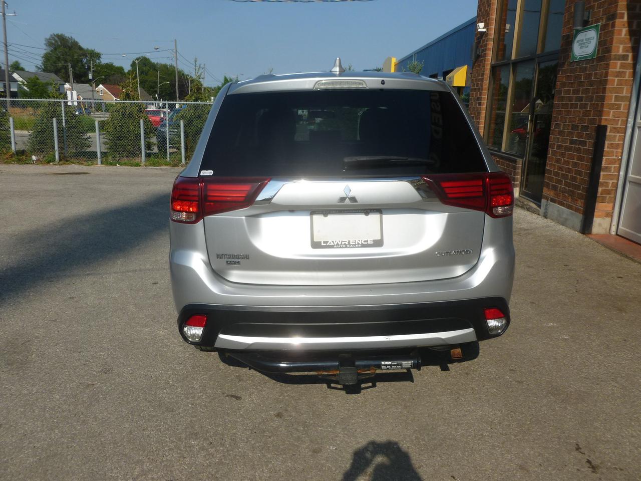 2018 Mitsubishi Outlander ES AWC Photo3