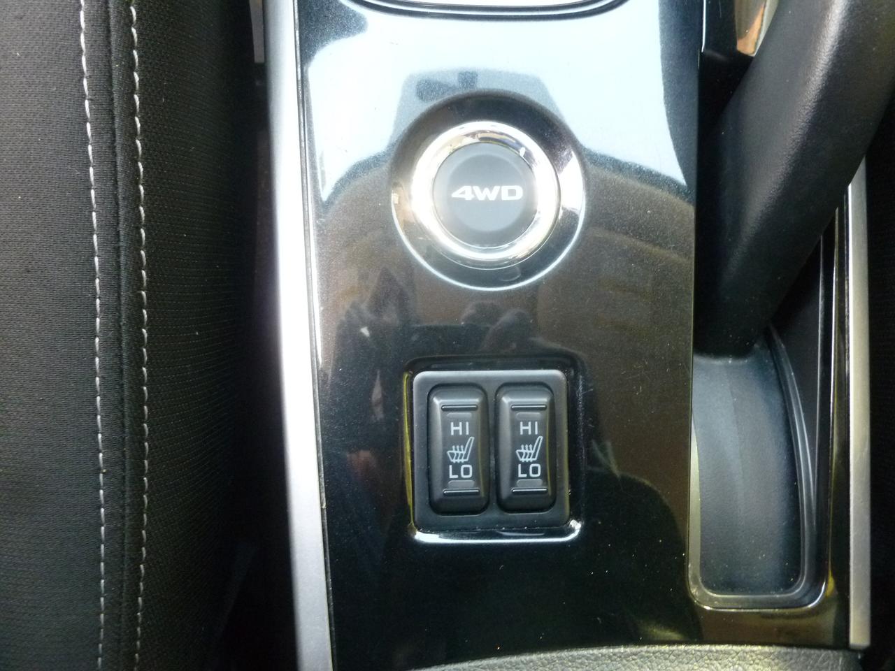 2018 Mitsubishi Outlander ES AWC Photo