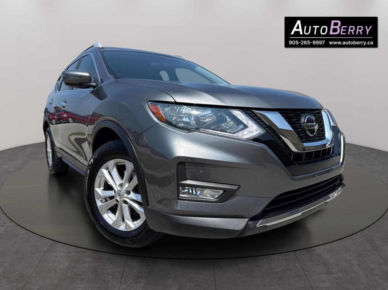 2018 Nissan Rogue AWD SV Photo0