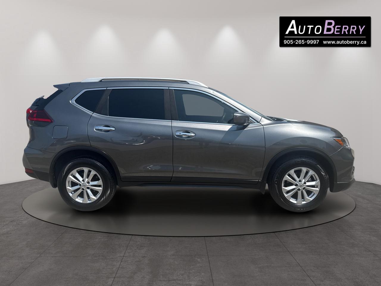 2018 Nissan Rogue AWD SV Photo