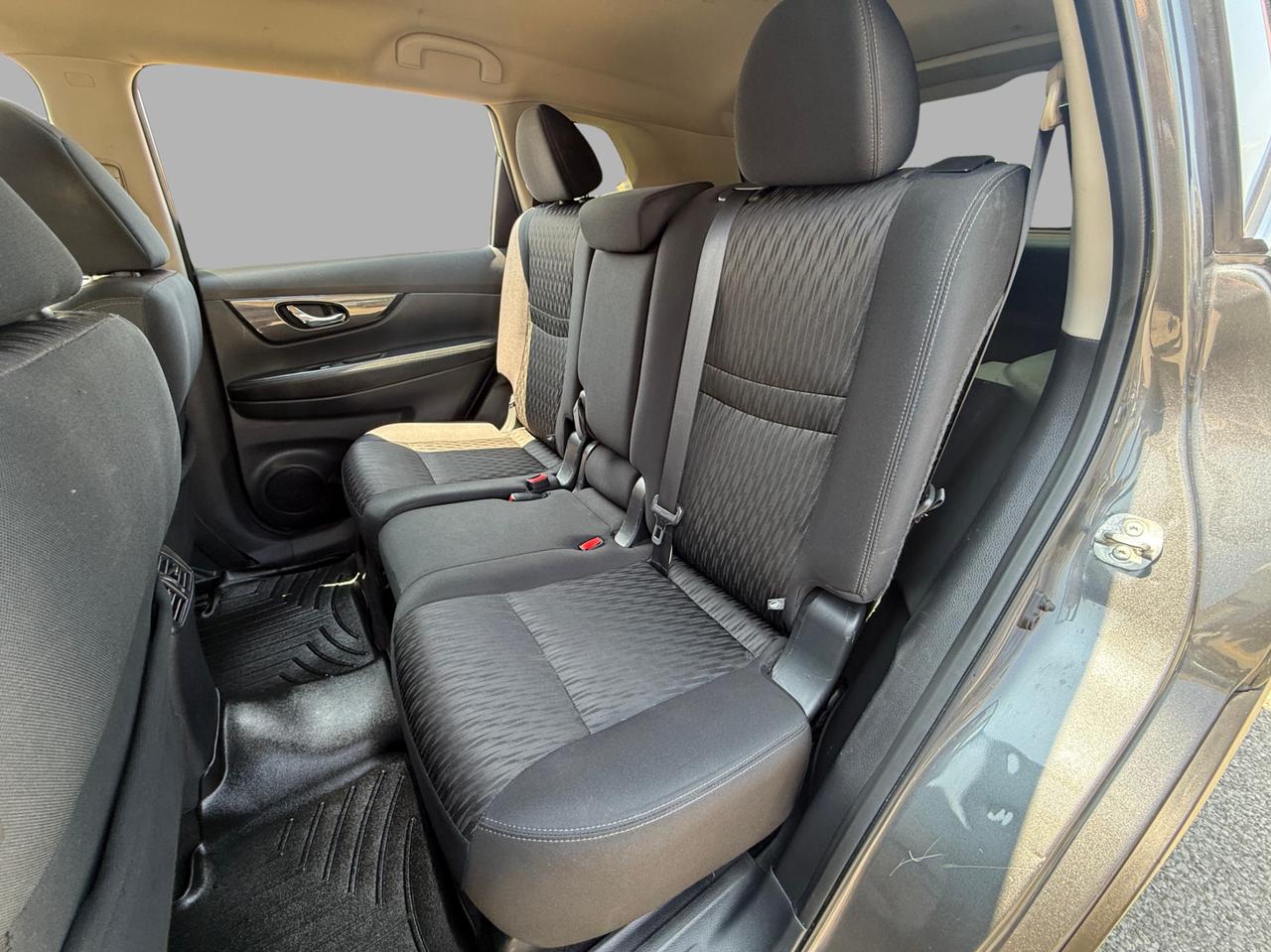 2018 Nissan Rogue AWD SV Photo