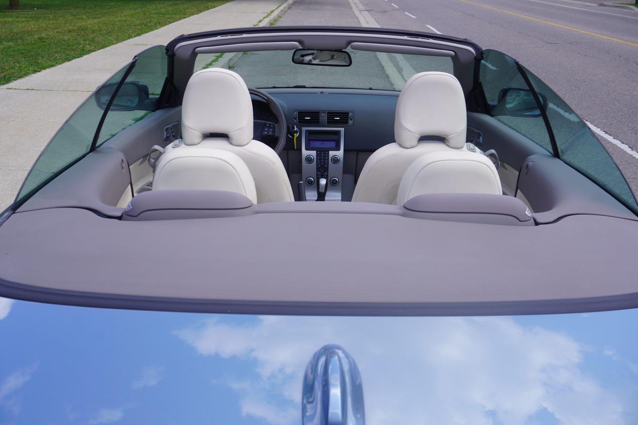 2010 Volvo C70 RARE / 1 OWNER / ULTRA LOW KM'S / MANUAL / NO ACCIDENTS / LOCAL Photo