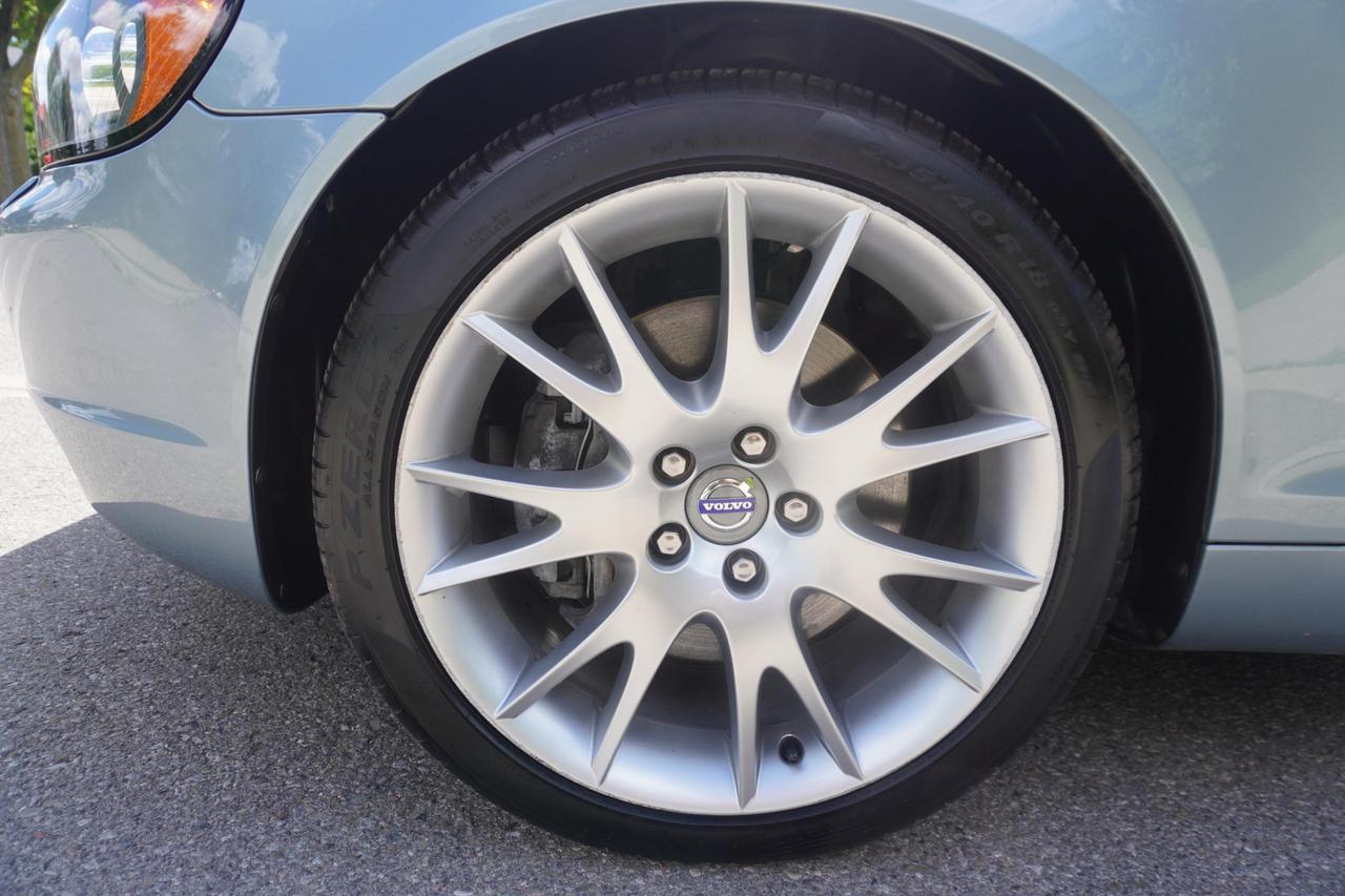 2010 Volvo C70 RARE / 1 OWNER / ULTRA LOW KM'S / MANUAL / NO ACCIDENTS / LOCAL Photo