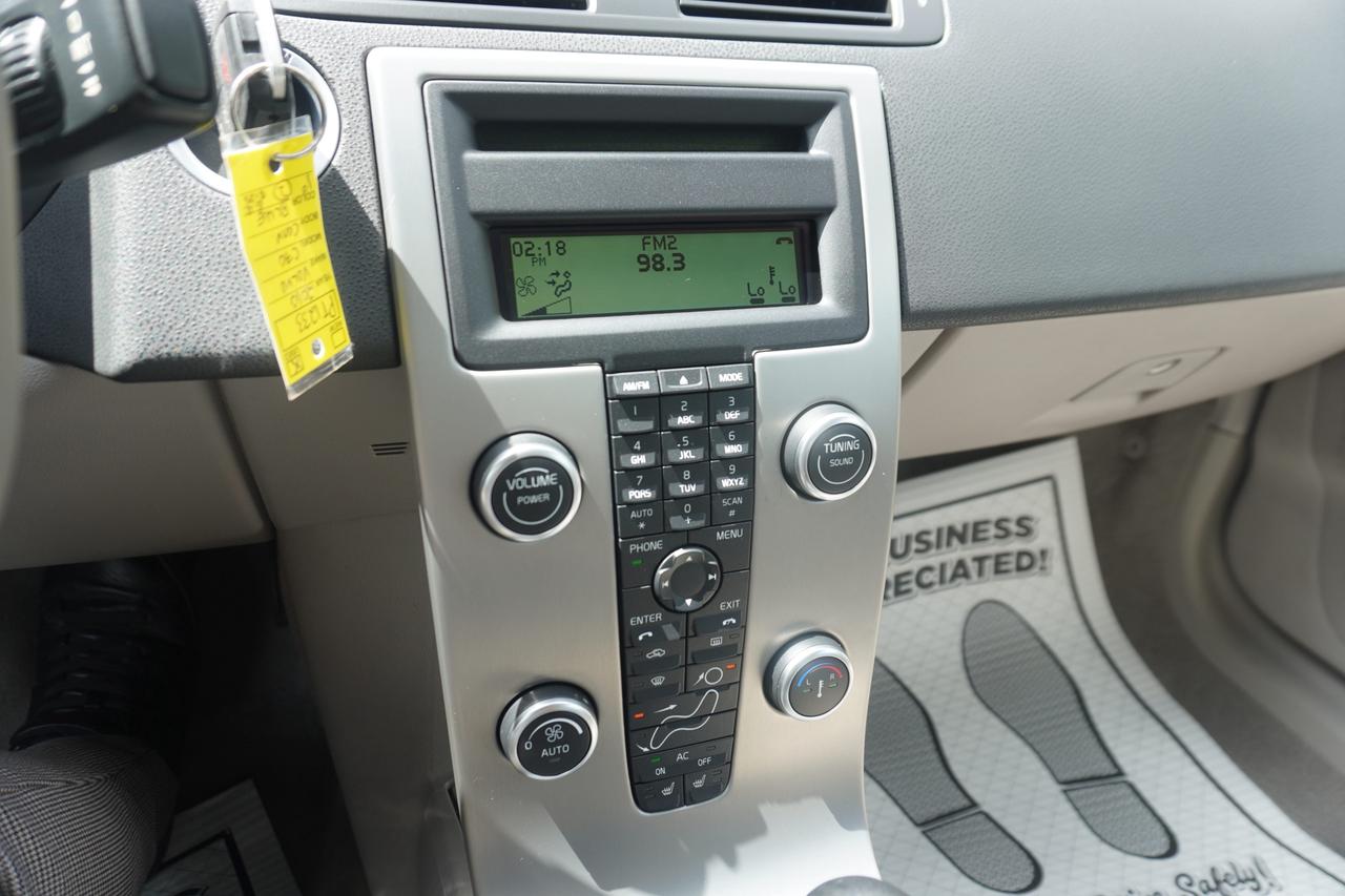 2010 Volvo C70 RARE / 1 OWNER / ULTRA LOW KM'S / MANUAL / NO ACCIDENTS / LOCAL Photo