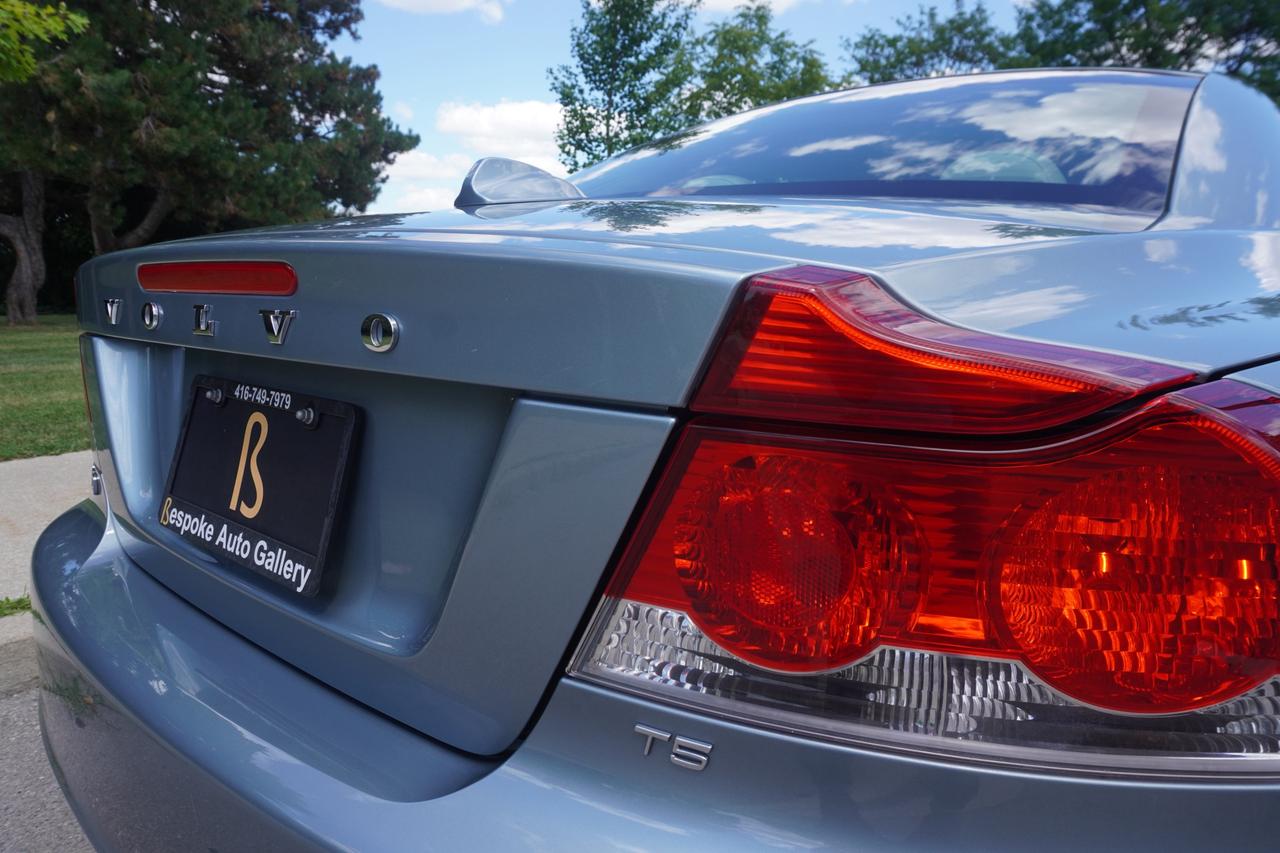 2010 Volvo C70 RARE / 1 OWNER / ULTRA LOW KM'S / MANUAL / NO ACCIDENTS / LOCAL Photo