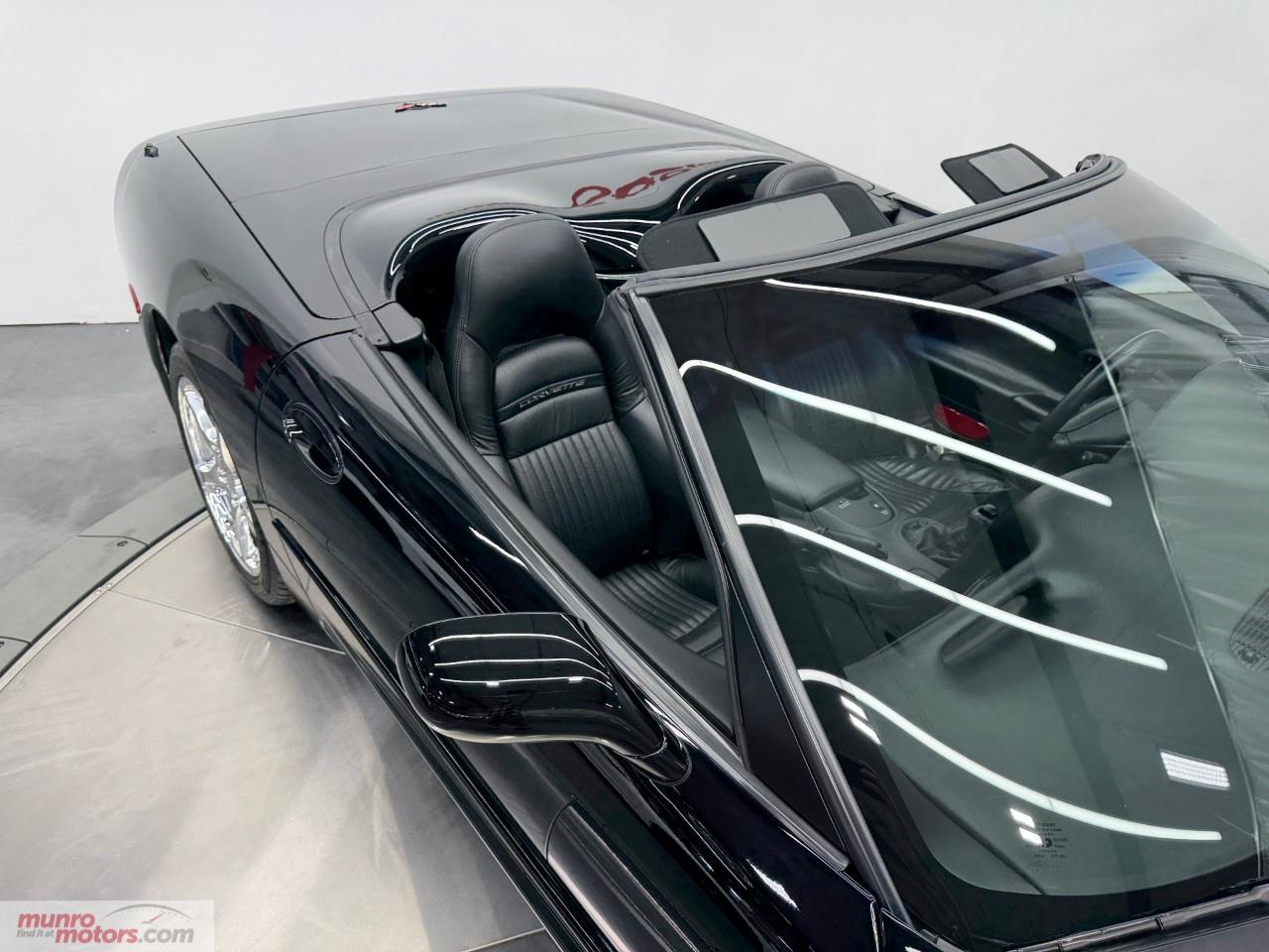 2004 Chevrolet Corvette 2dr Convertible Photo