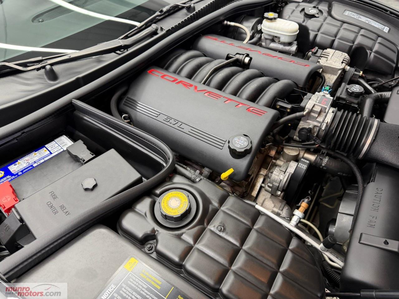 2004 Chevrolet Corvette 2dr Convertible Photo
