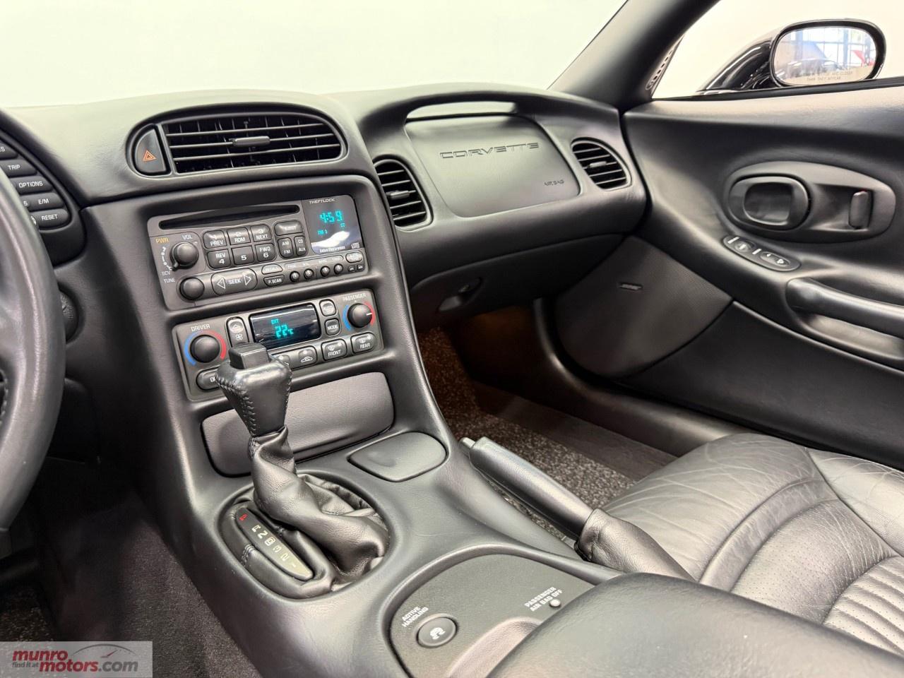 2004 Chevrolet Corvette 2dr Convertible Photo
