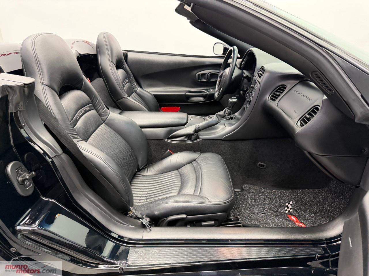 2004 Chevrolet Corvette 2dr Convertible Photo
