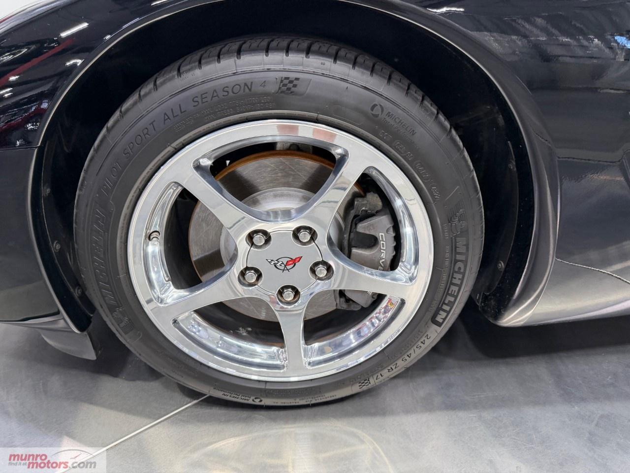 2004 Chevrolet Corvette 2dr Convertible Photo