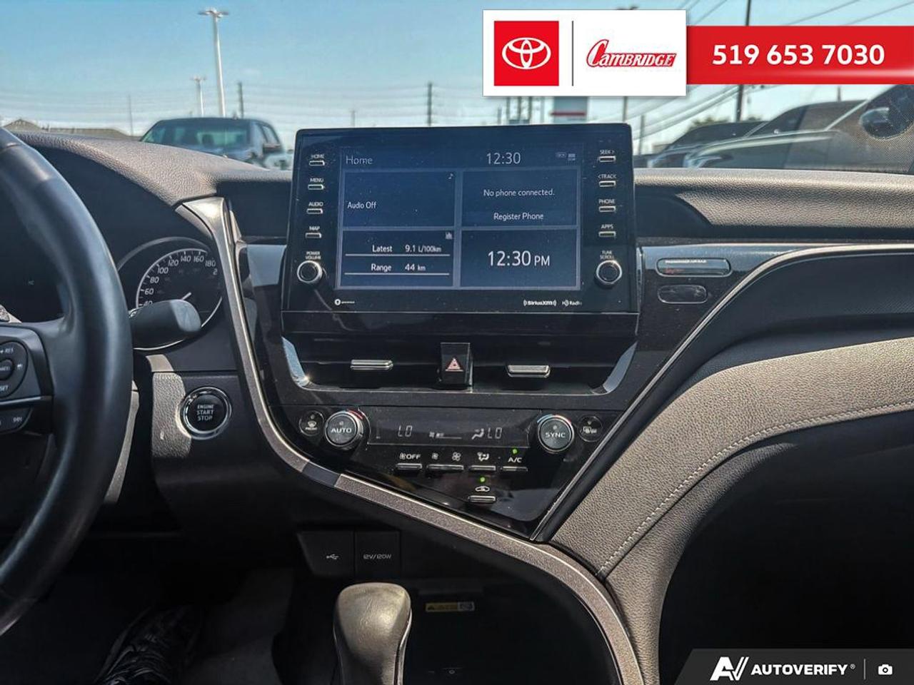 2024 Toyota Camry SE Photo