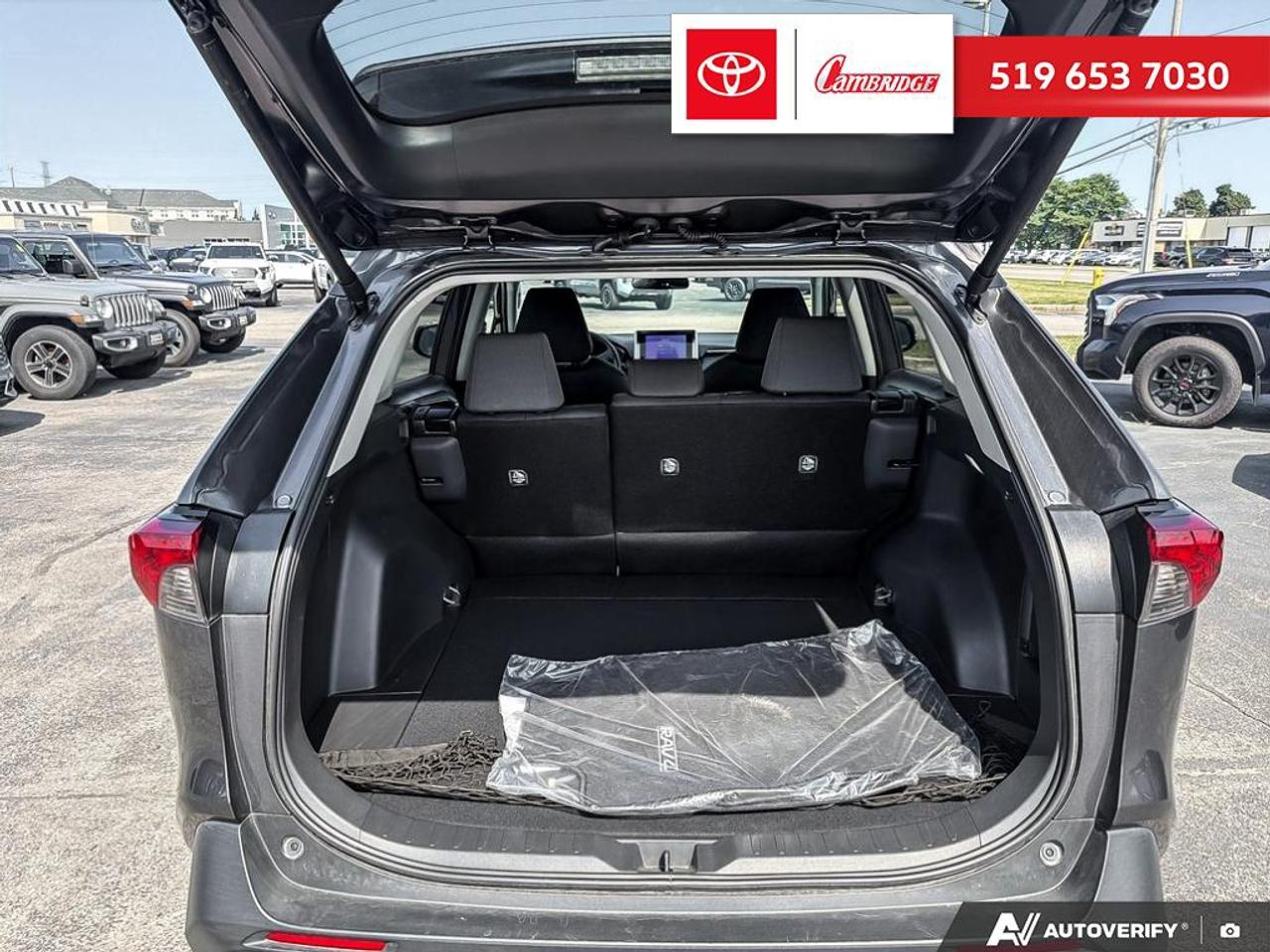 2025 Toyota RAV4 Hybrid XLE Photo