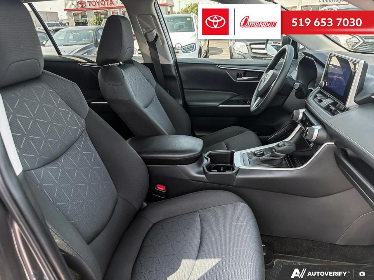 2025 Toyota RAV4 Hybrid XLE Photo