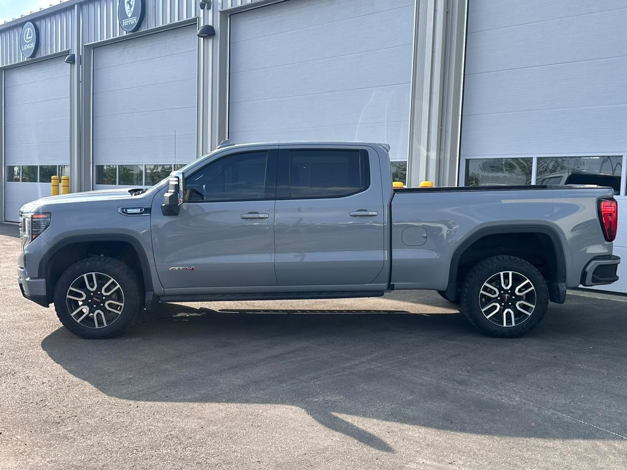 2024 GMC Sierra 1500 AT4 CREW CAB - 3.0DIESEL|SUNROOF|LANEKEEP|BSM Photo