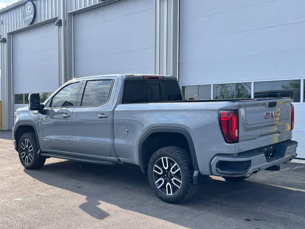 2024 GMC Sierra 1500 AT4 CREW CAB - 3.0DIESEL|SUNROOF|LANEKEEP|BSM Photo