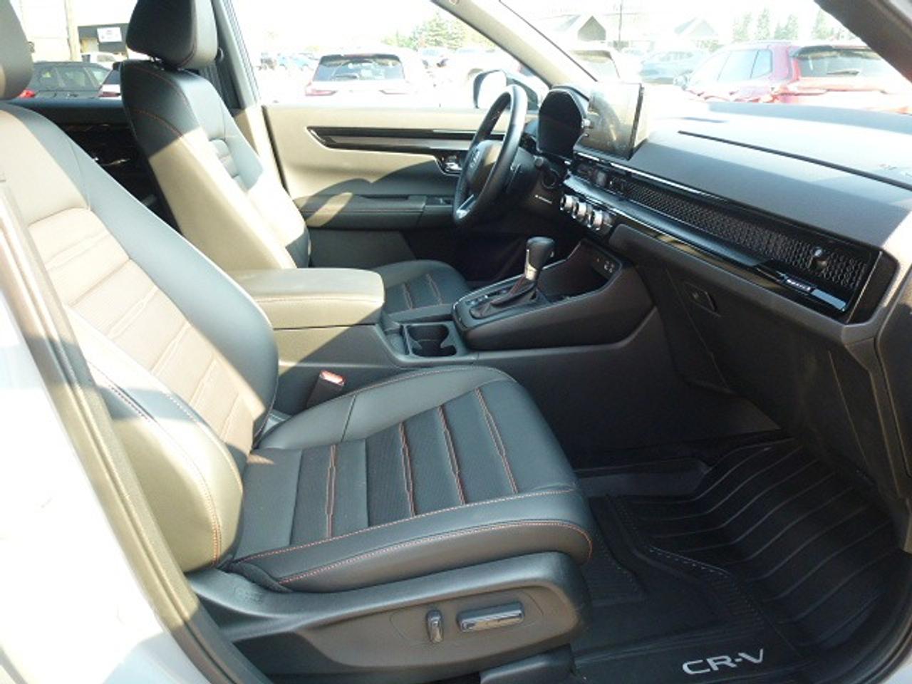 2025 Honda CR-V Hybrid Touring Photo