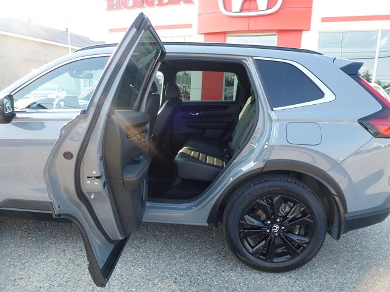 2025 Honda CR-V Hybrid Touring Photo