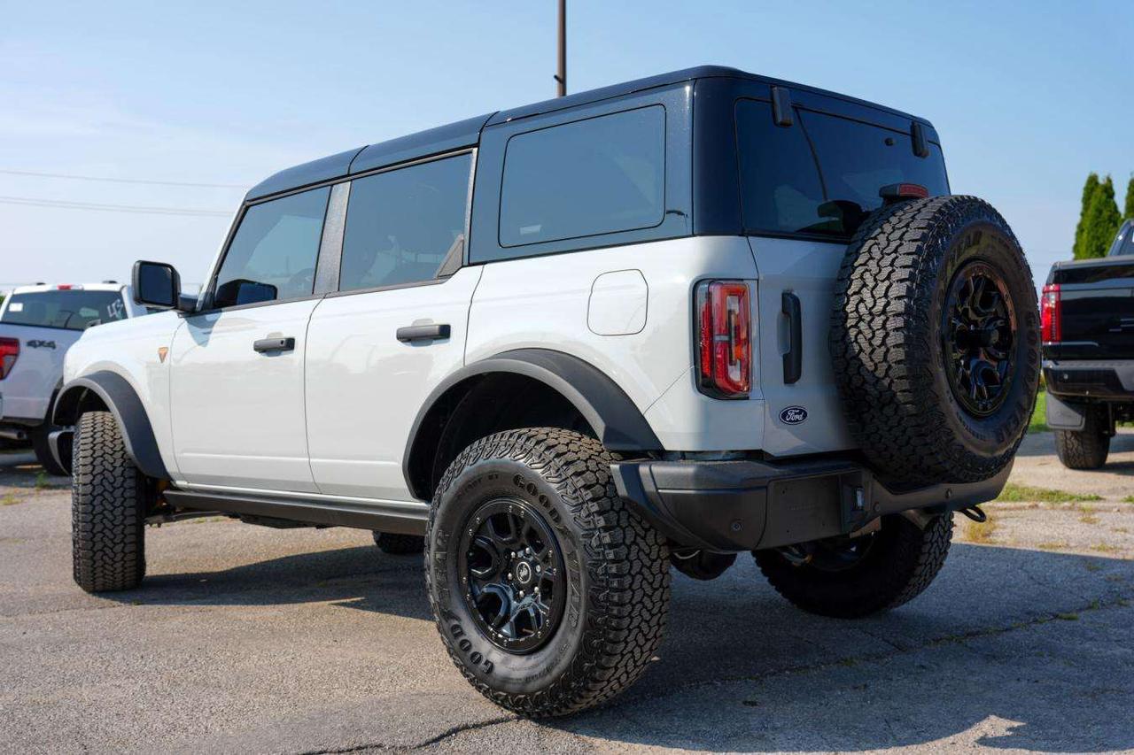 2026 Ford Bronco BADLANDS 4-DOOR 4X4 2.7L VINYL SEATS Photo