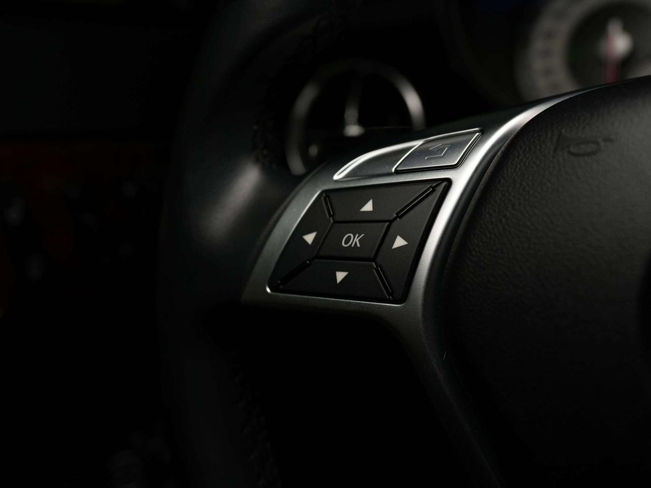 2013 Mercedes-Benz SLK 350 | AMG | CONVERTIBLE | SUNROOF Photo