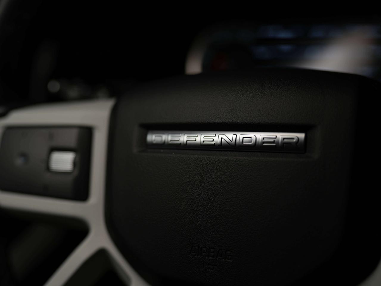 2023 Land Rover Defender SE | P400 | 110 | PANO | 20 IN Photo