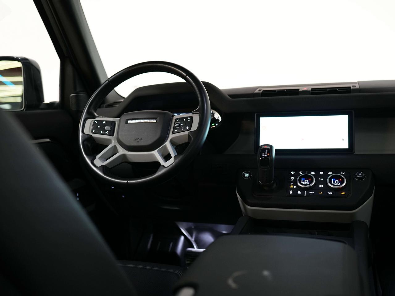 2023 Land Rover Defender SE | P400 | 110 | PANO | 20 IN Photo