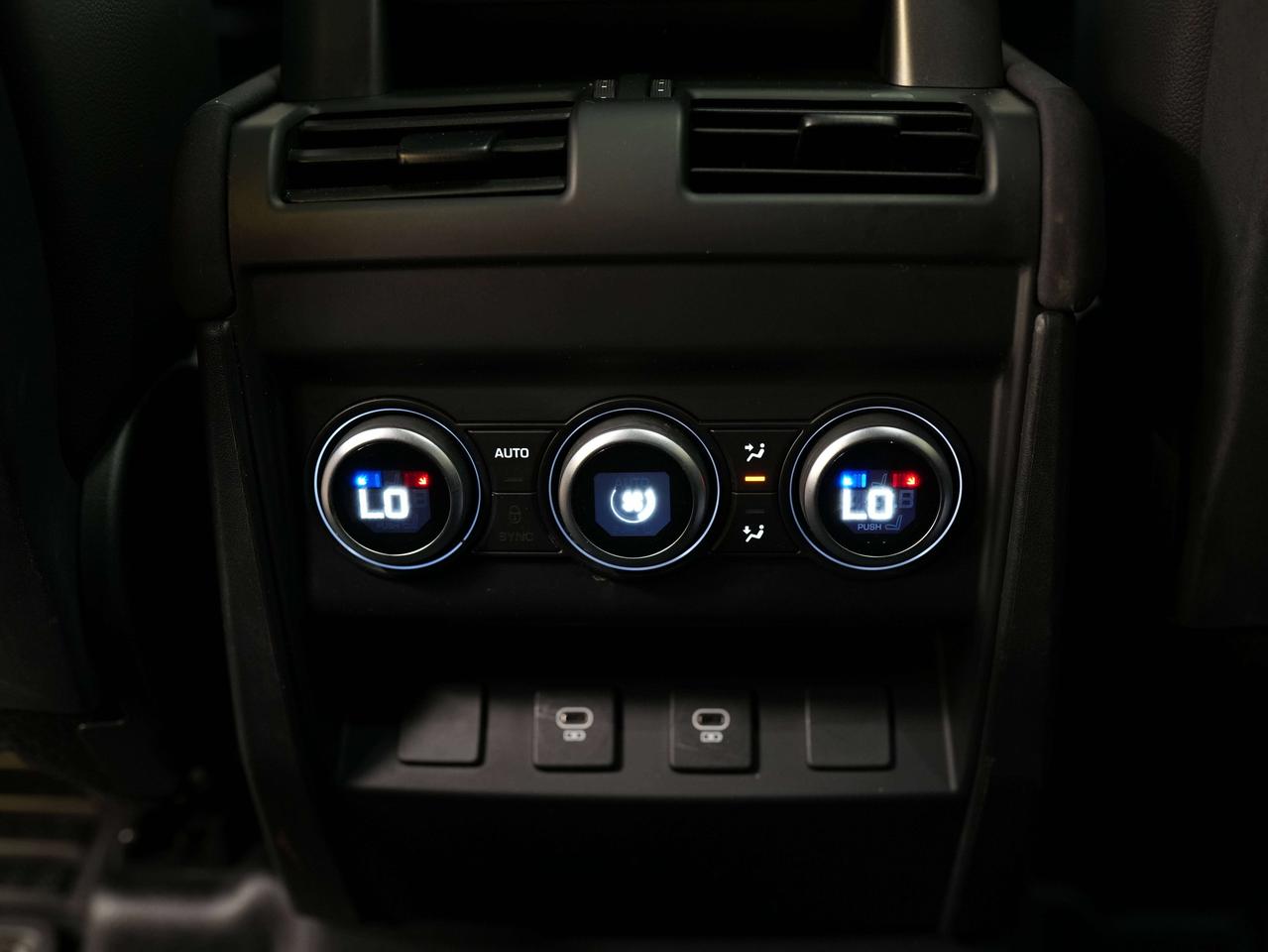 2023 Land Rover Defender SE | P400 | 110 | PANO | 20 IN Photo