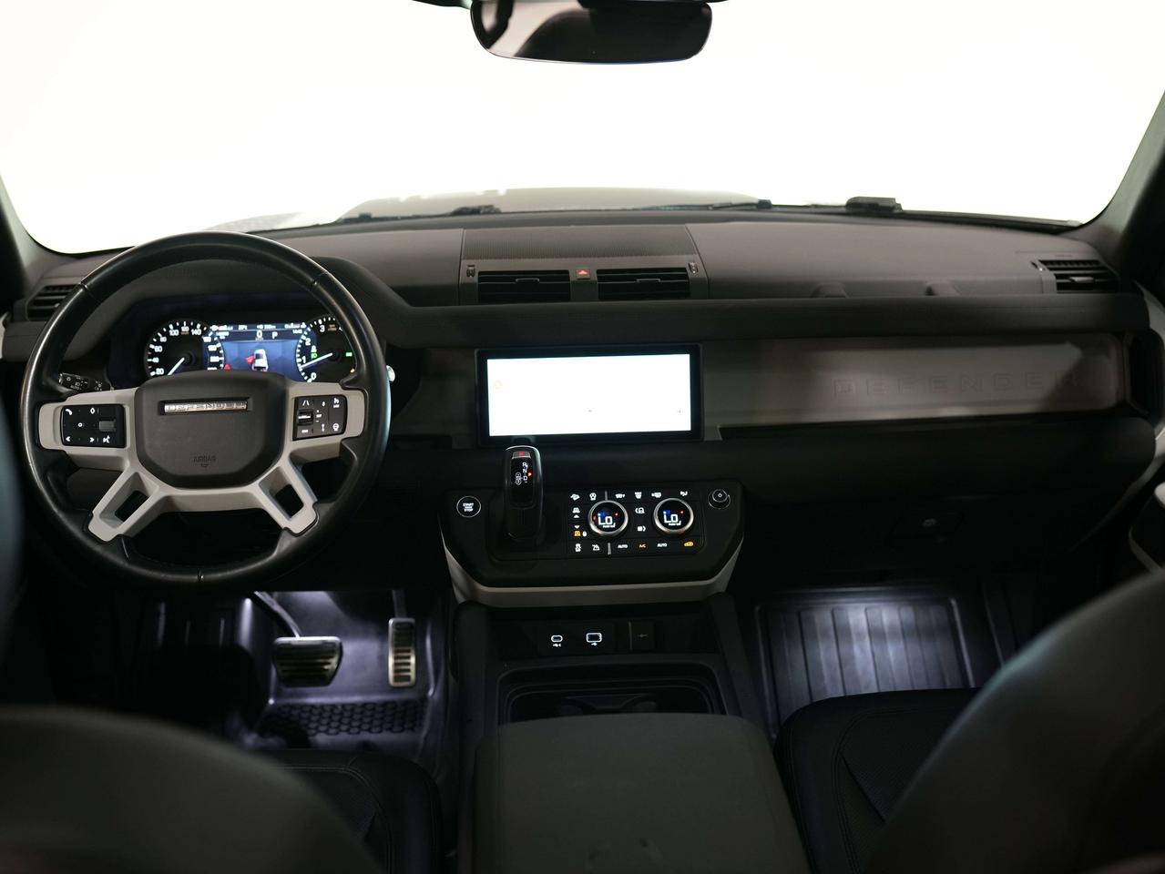 2023 Land Rover Defender SE | P400 | 110 | PANO | 20 IN Photo