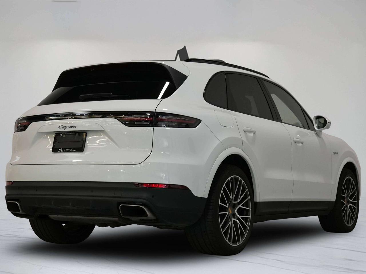 2023 Porsche Cayenne E-HYBRID | PREMIUM PLUS PKG | 21 IN Photo3