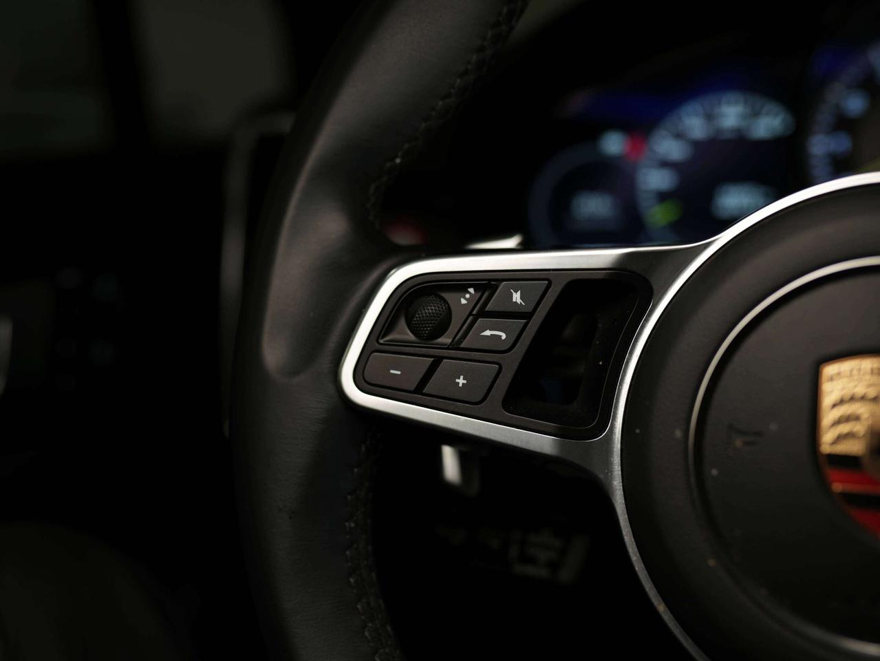 2023 Porsche Cayenne E-HYBRID | PREMIUM PLUS PKG | 21 IN Photo