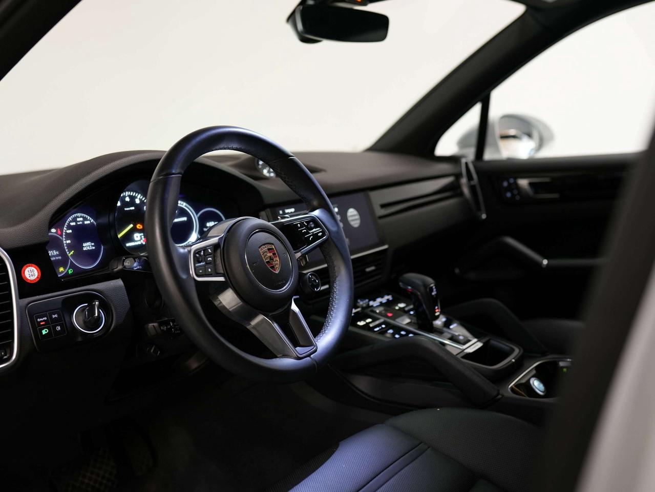 2023 Porsche Cayenne E-HYBRID | PREMIUM PLUS PKG | 21 IN Photo