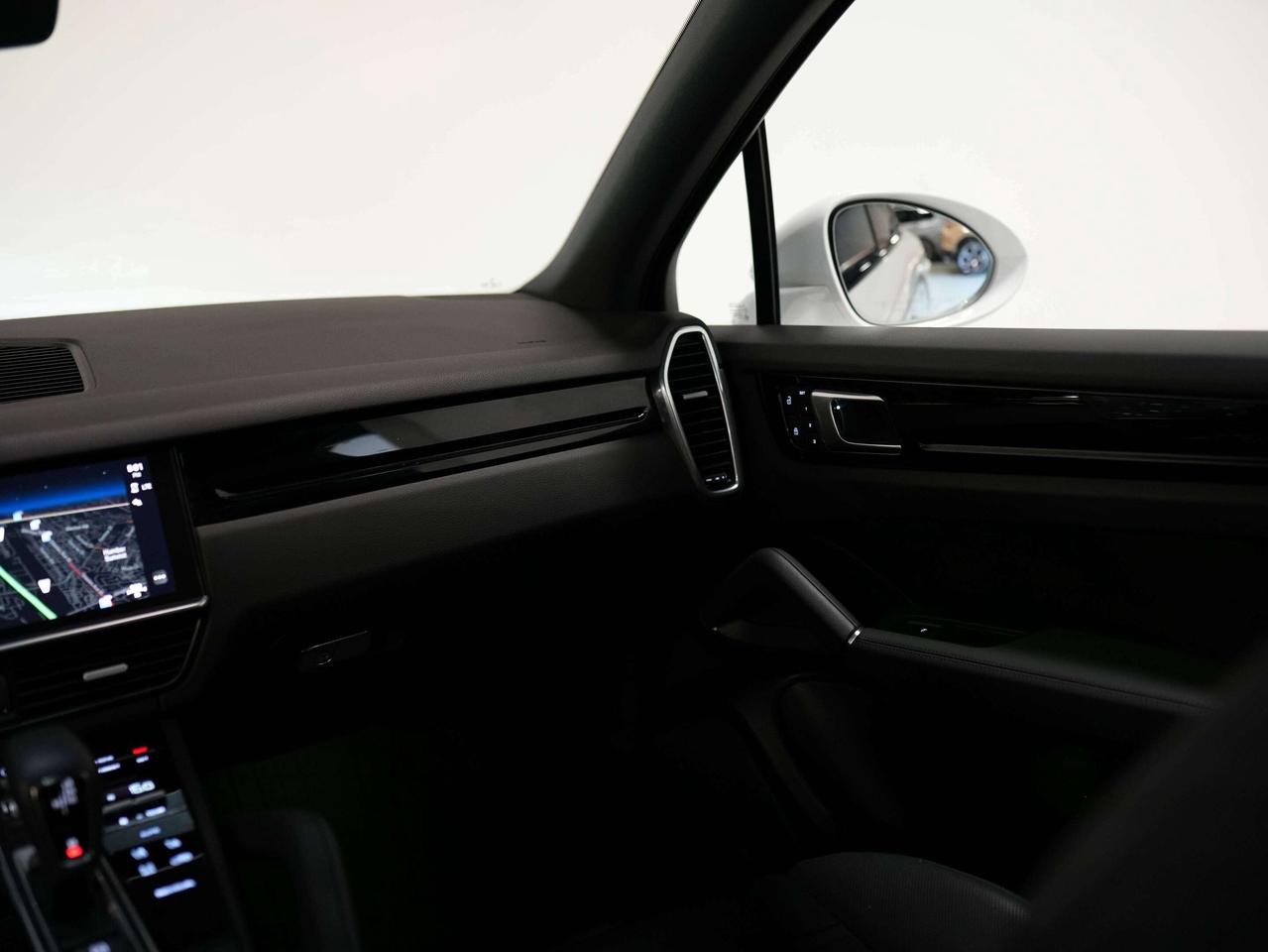 2023 Porsche Cayenne E-HYBRID | PREMIUM PLUS PKG | 21 IN Photo