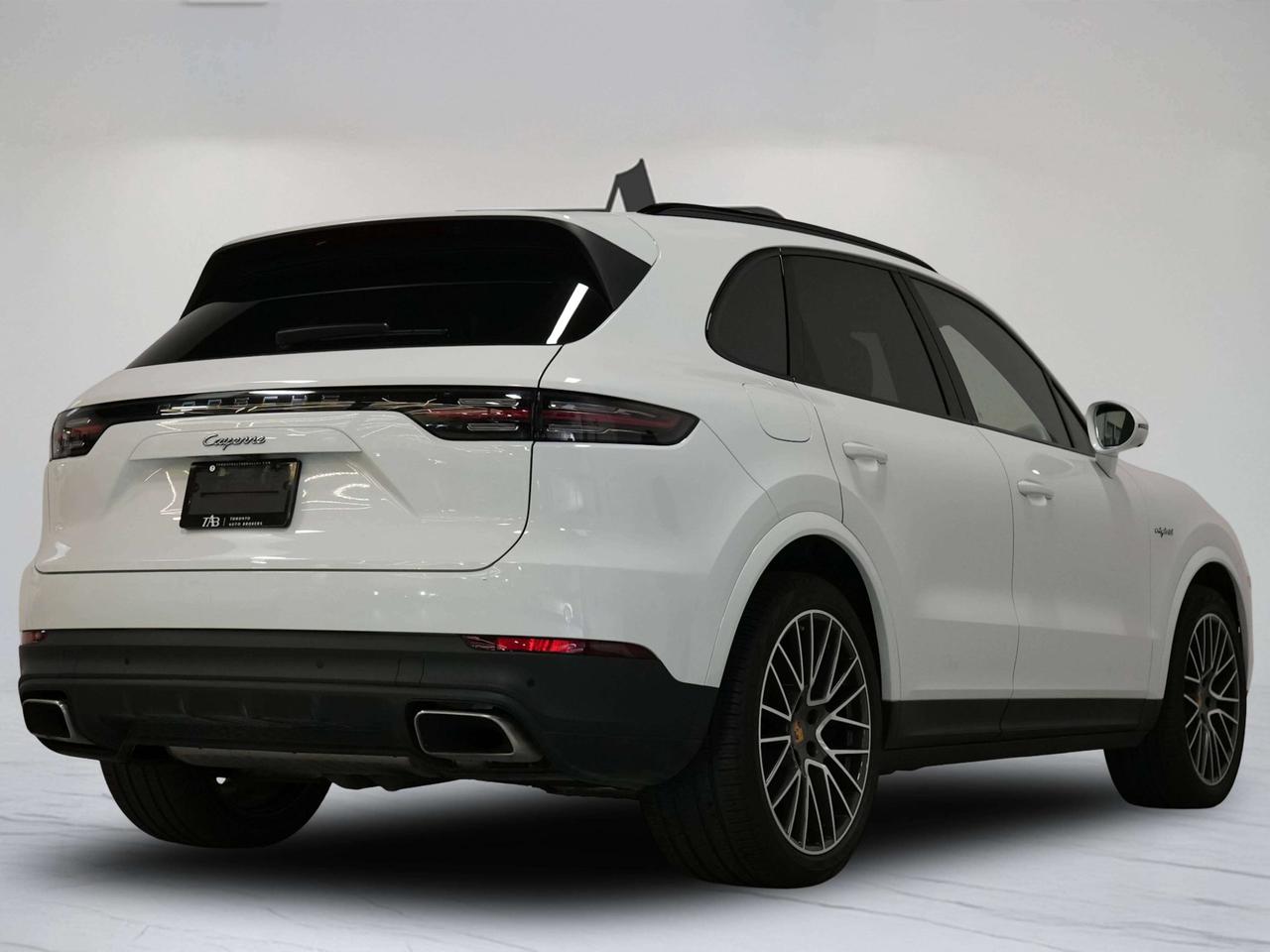 2023 Porsche Cayenne E-HYBRID | PREMIUM PKG | 21 IN Photo3