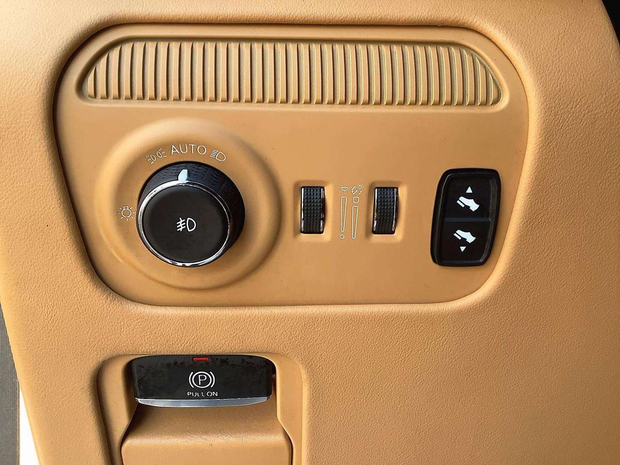 2022 Jeep Grand Wagoneer Series III Photo