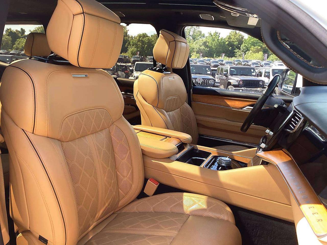 2022 Jeep Grand Wagoneer Series III Photo