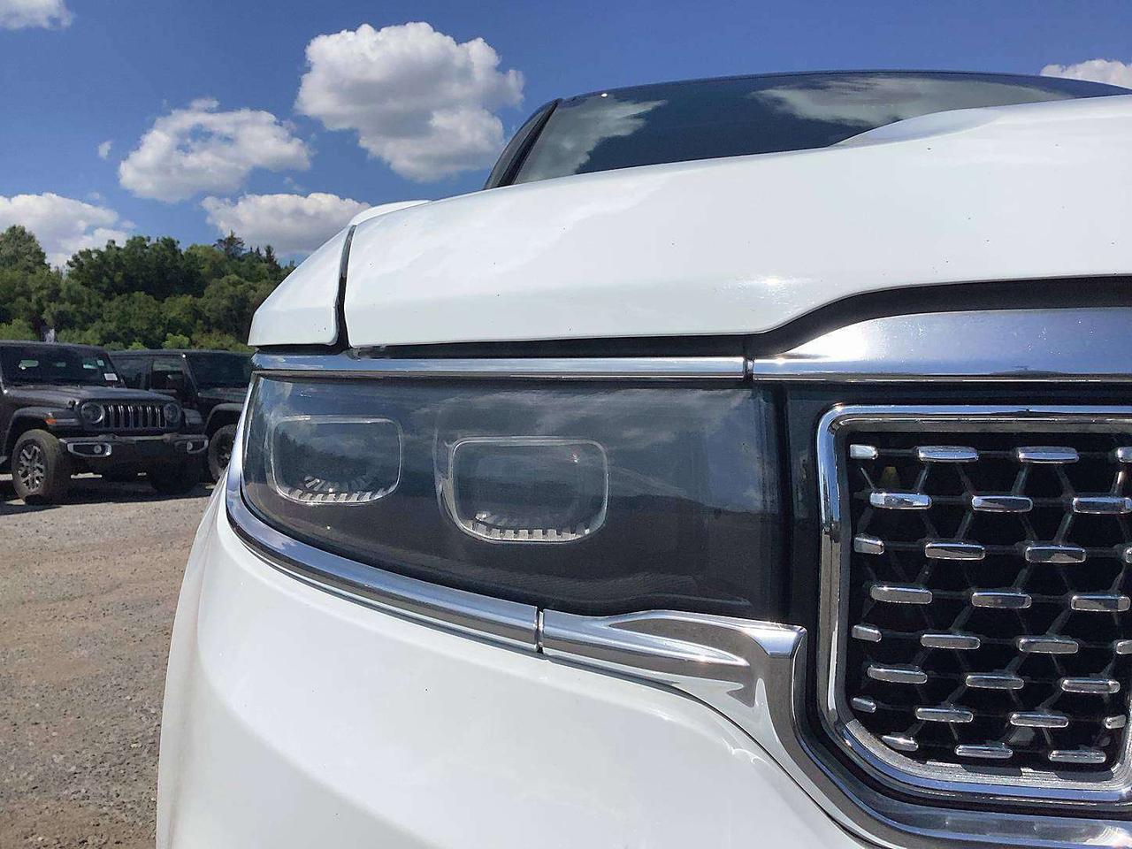 2022 Jeep Grand Wagoneer Series III Photo