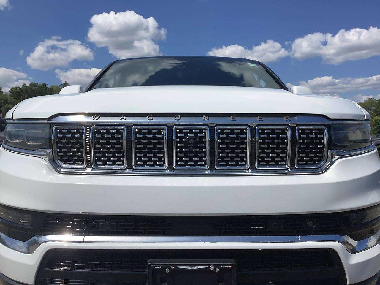 2022 Jeep Grand Wagoneer Series III Photo