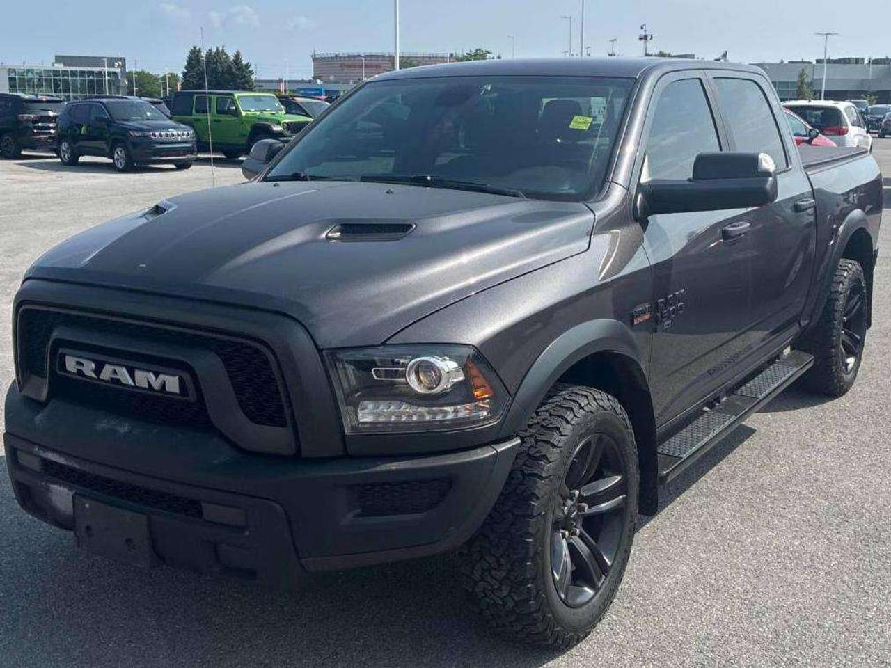 2021 RAM 1500 Classic WARLOCK | CLEAN CARFAX | HEMI | TONNEAU| LOW KMS Photo