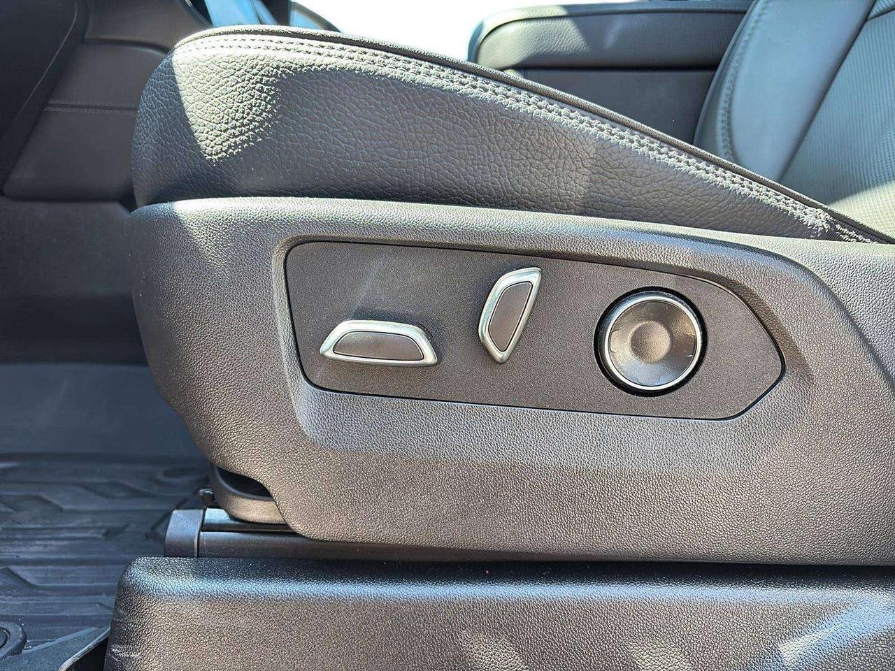 2025 GMC Yukon Denali Photo