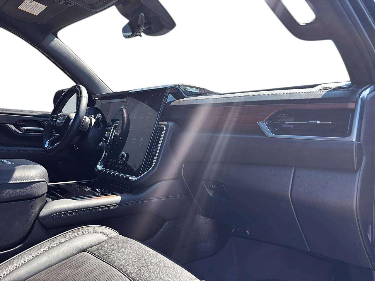 2025 GMC Yukon Denali Photo