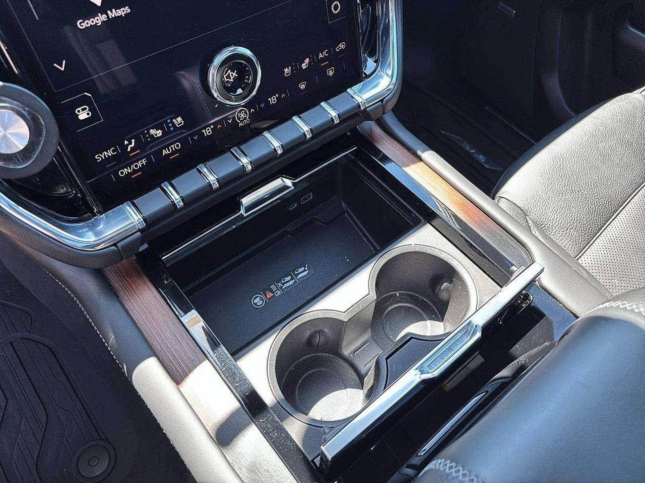 2025 GMC Yukon Denali Photo