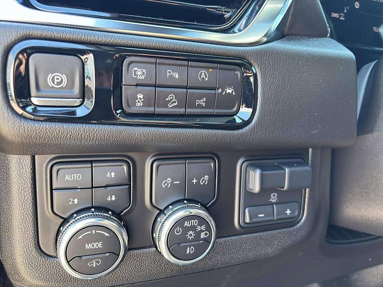 2025 GMC Yukon Denali Photo