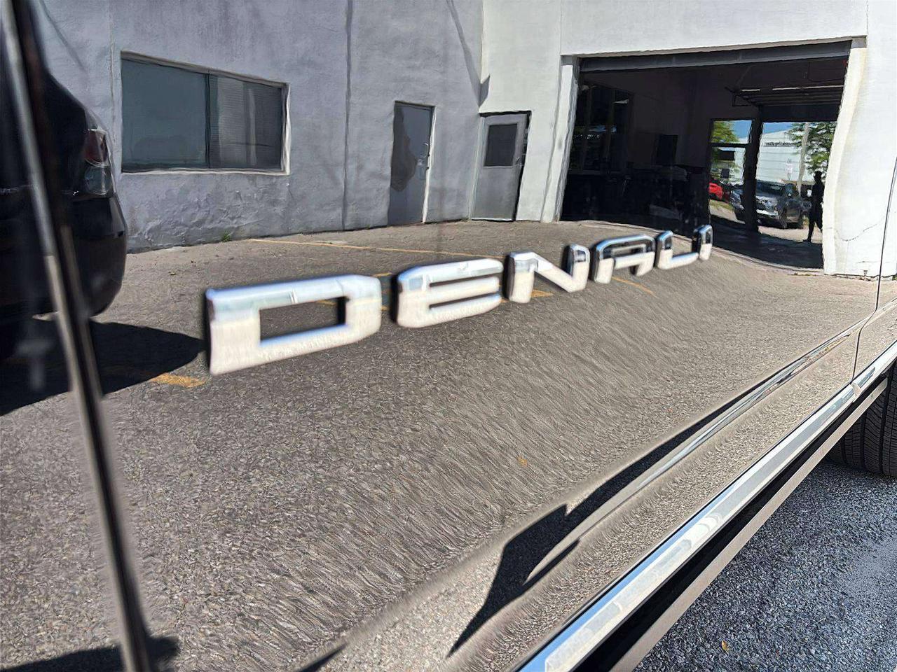 2025 GMC Yukon Denali Photo