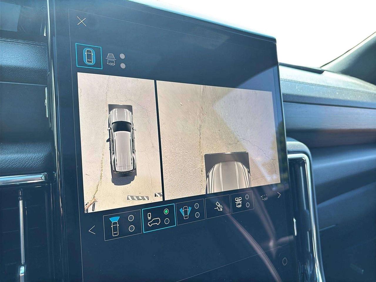 2025 GMC Yukon Denali Photo