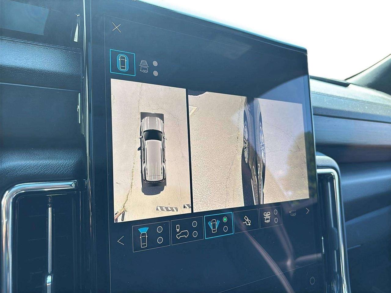 2025 GMC Yukon Denali Photo