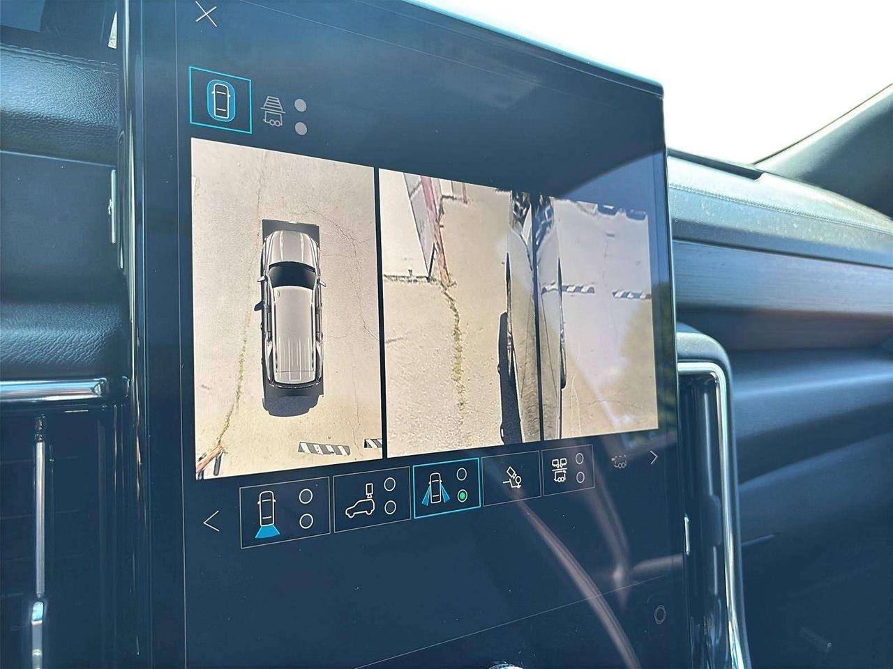 2025 GMC Yukon Denali Photo