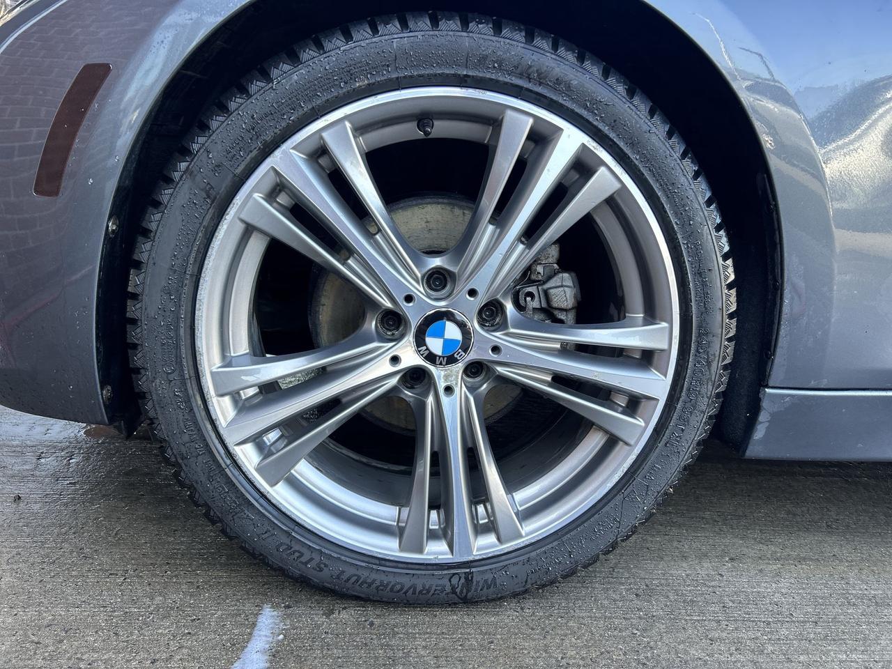 2017 BMW 3 Series 330I AWD | LOW KMS! | RED LEATHER | SUNROOF | NAV Photo